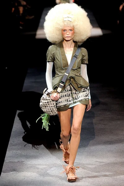 Look 23